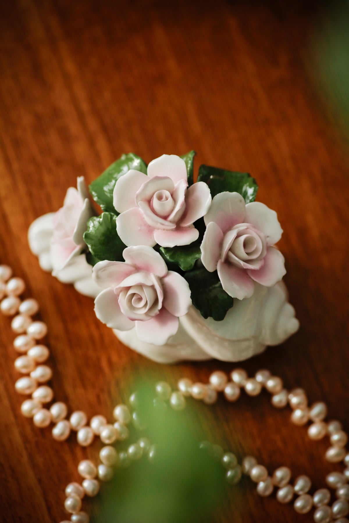 Vintage Aynsley England Finebone China May Pink Roses in a sea shell figurine sculpture