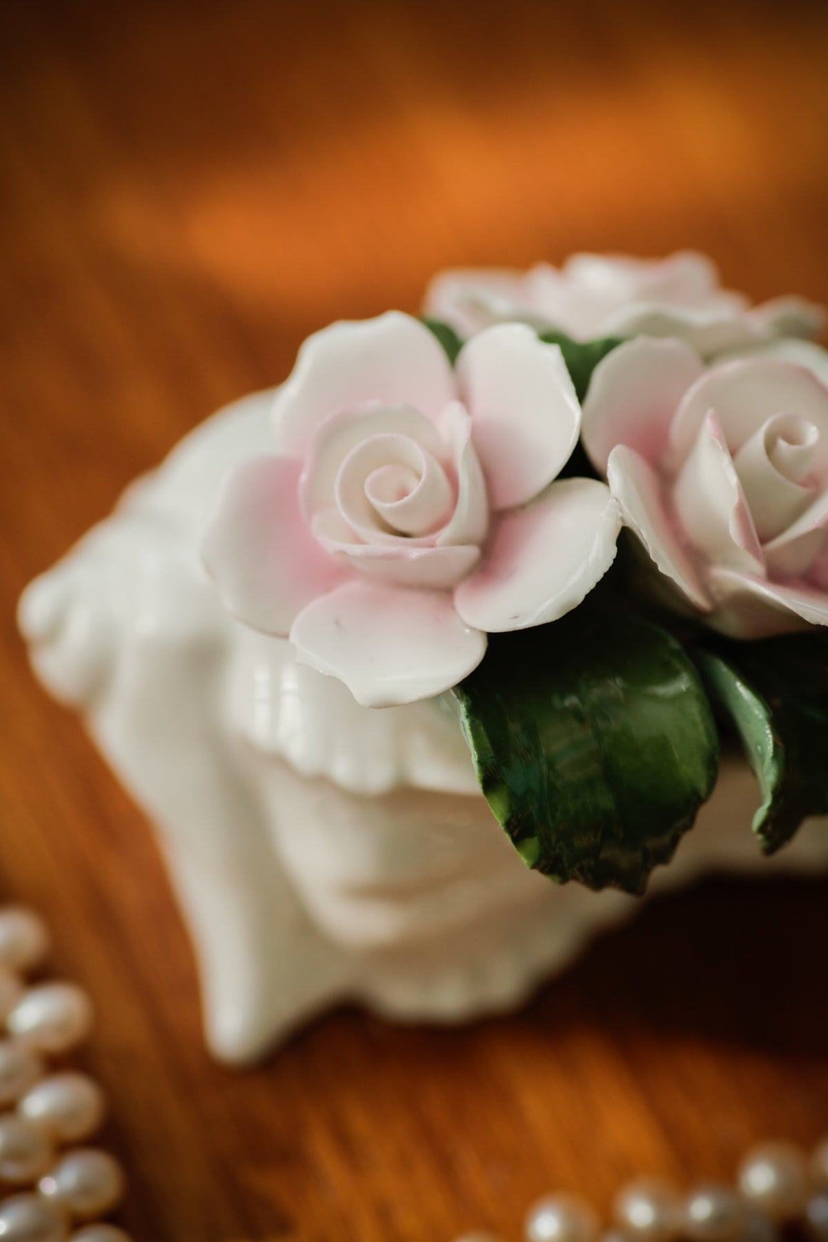 Vintage Aynsley England Finebone China May Pink Roses in a sea shell figurine sculpture