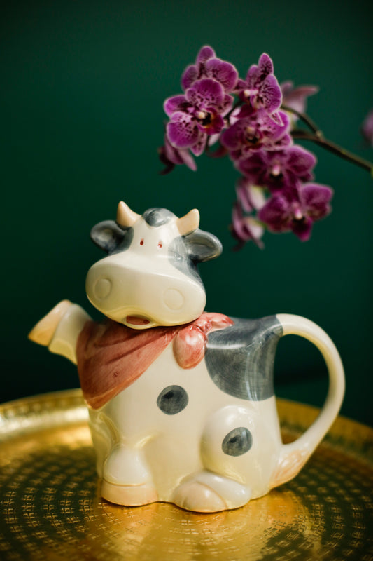 Collectable Tea Pot Animal Cow Vintage Decorative
